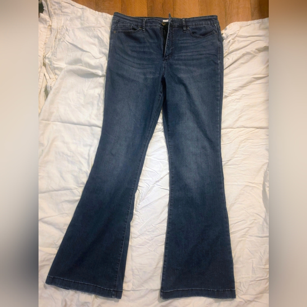 Sofia Vergera High Waisted Melisa Flair Jeans